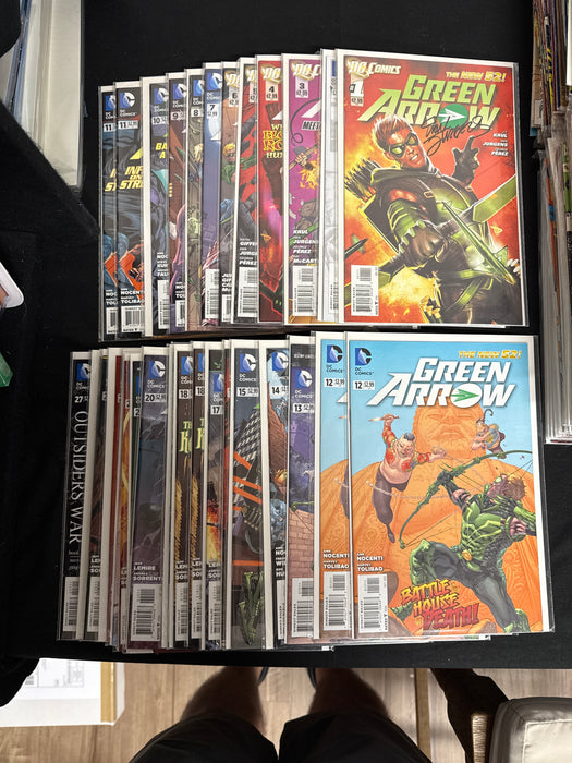 Green Arrow # 0,1-27  NM (9.4) Signed Dan Jurgens