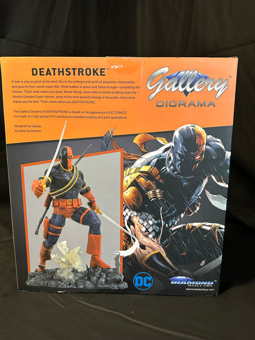 Deathstroke Gallery Diorama - Diamond Select
