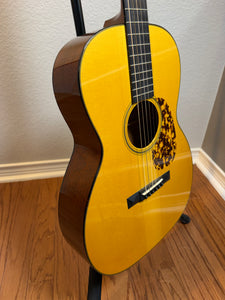 2010 Collings 001A Varnish 6-String Acoustic Guitar