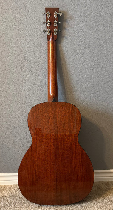 2010 Collings 001A Varnish 6-String Acoustic Guitar