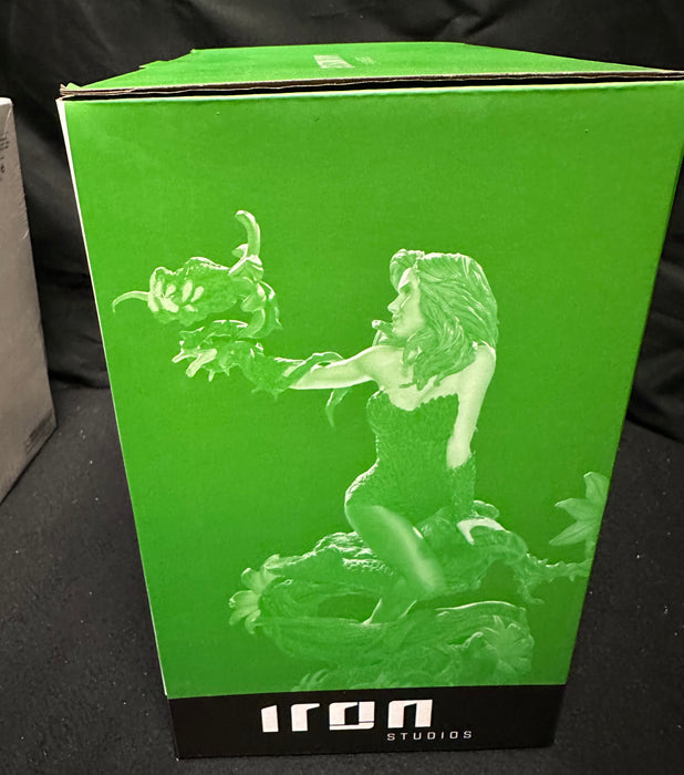 Iron Studios Poison Ivy by Ivan Reis 1/10 Scale