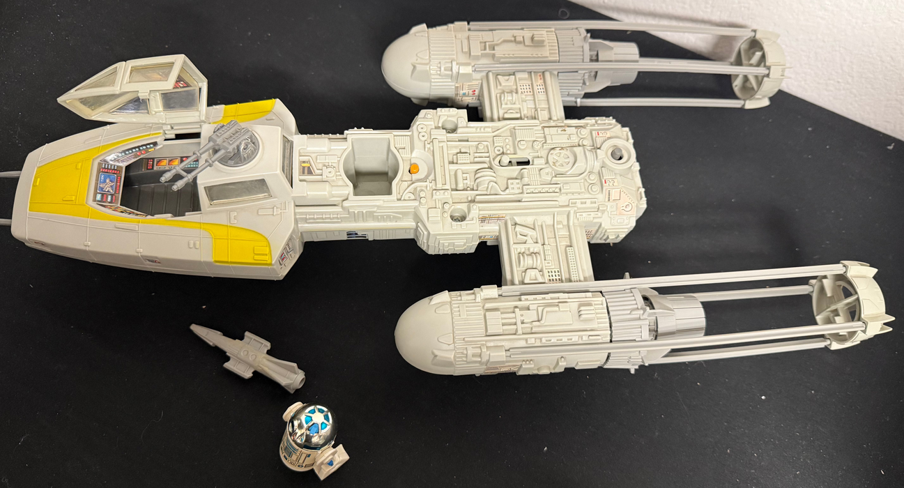 Kenner Star Wars Y-Wing Fighter Complete w/ Bomb and R2-D2